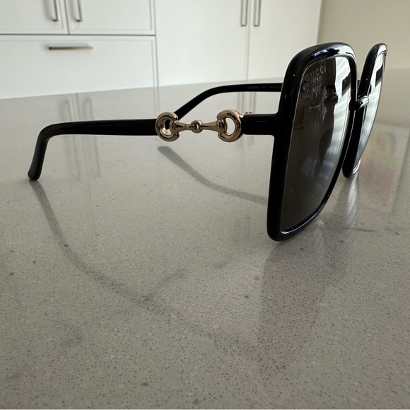 ❗️SOLD❗️Authentic Women Gucci Sunglasses - Picture 4 of 7